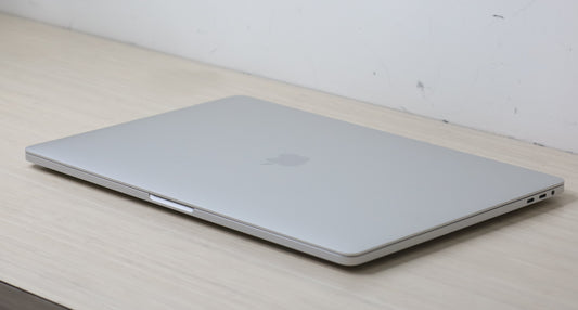 2019 MacBook Pro- 16" Screen, 2.6GHz i7, 16GB Ram, 512GB SSD