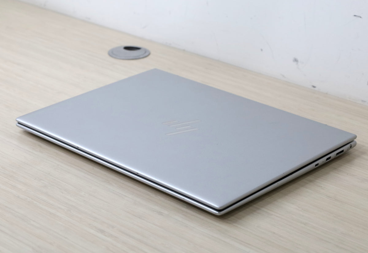 HP Laptop - 14" Touchscreen, 18GHz i7, 32GB Ram, 500GB Storage