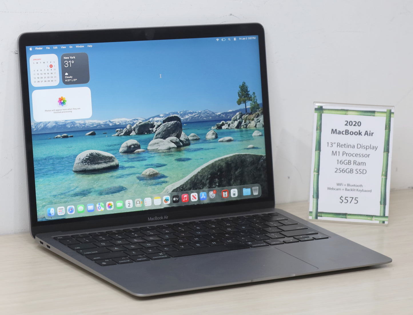 2020 MacBook Air- 13" Screen, M1 Processor, 16GB Ram, 256GB SSD