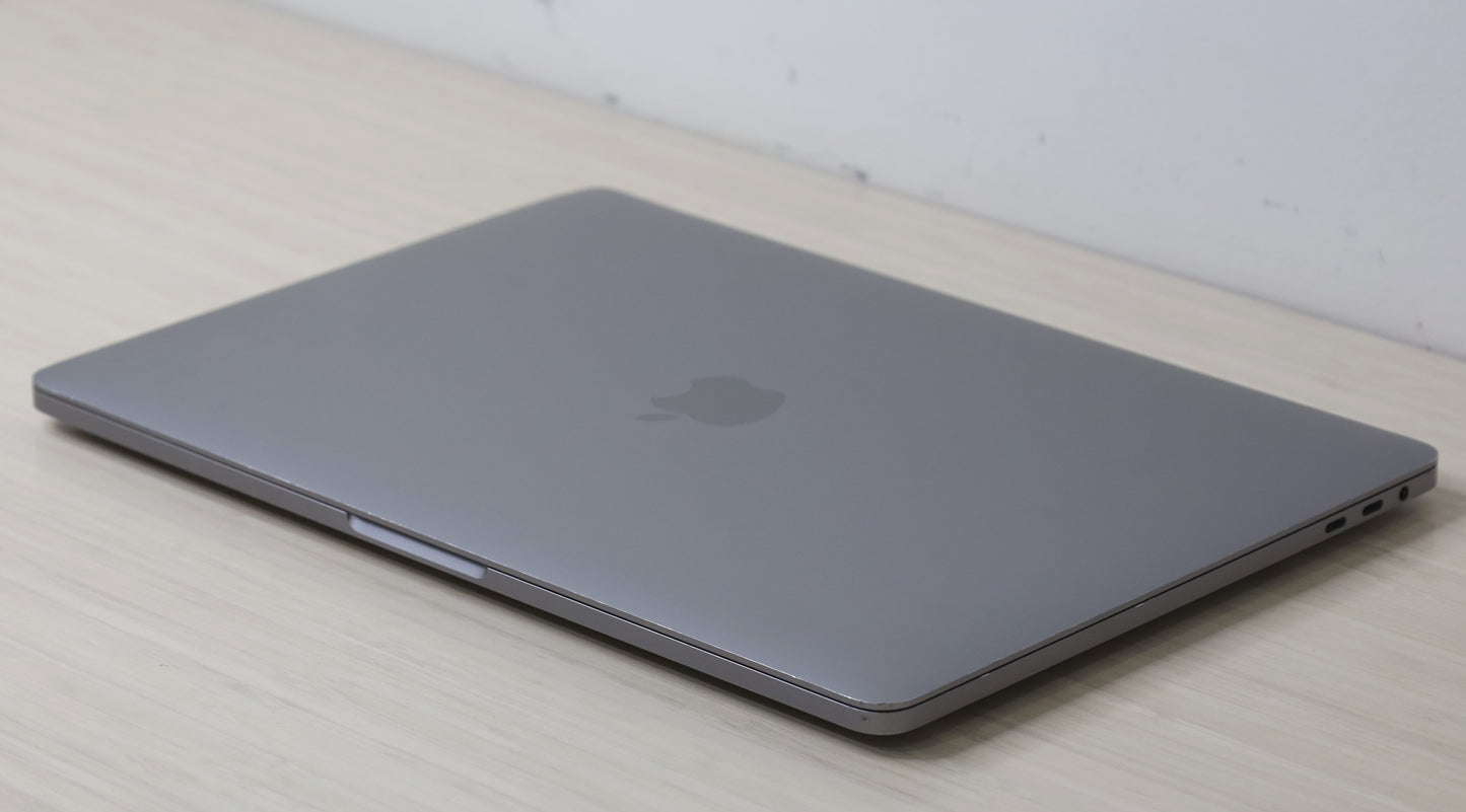 2020 MacBook Pro - 13" Retina Display, 2.3GHz i7, 16GB Ram, 512GB SSD