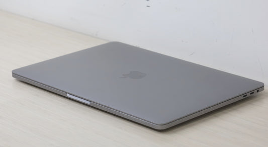 2020 MacBook Pro- 13" Screen, 2.3GHz i7, 32GB Ram, 500GB SSD
