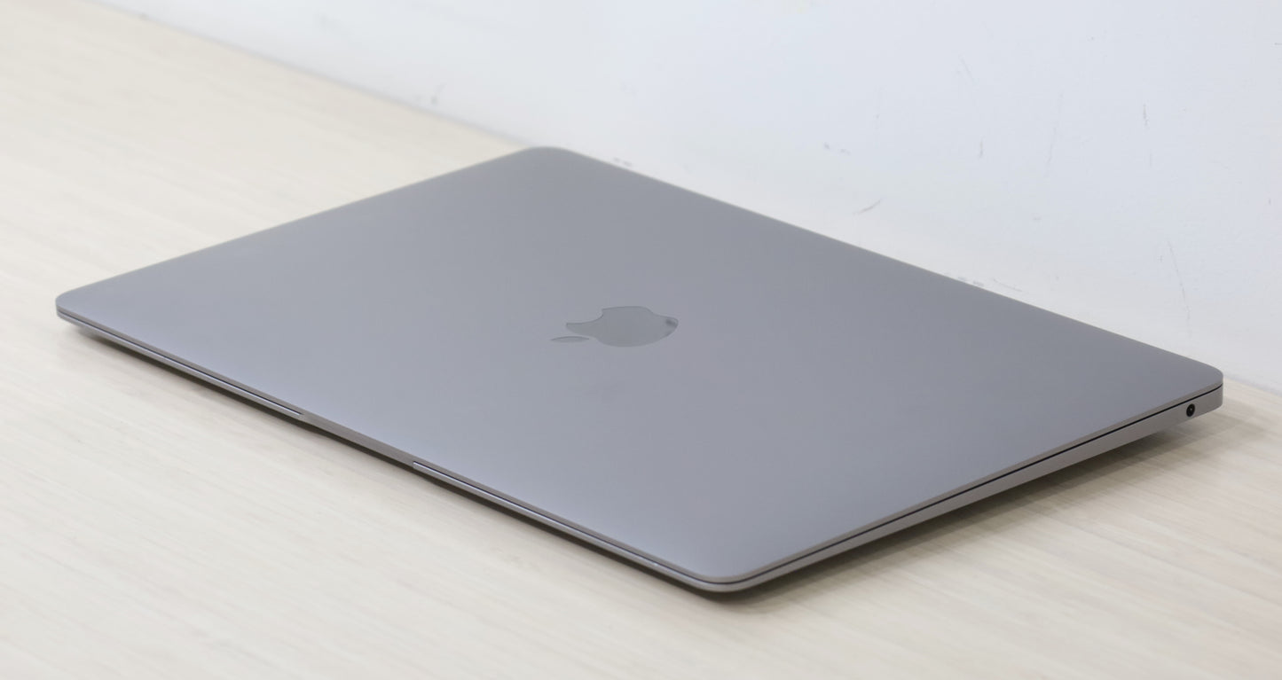 2020 MacBook Air- 13" Screen, 1.1GHz i5, 8GB Ram, 256GB SSD