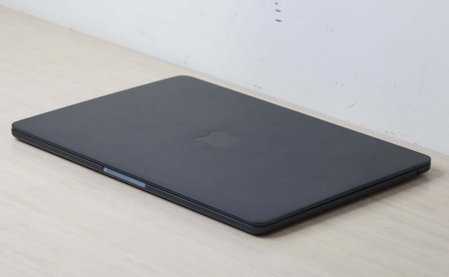 2022 MacBook Air- 13" Screen, M2 Processor, 8GB Ram, 256GB SSD