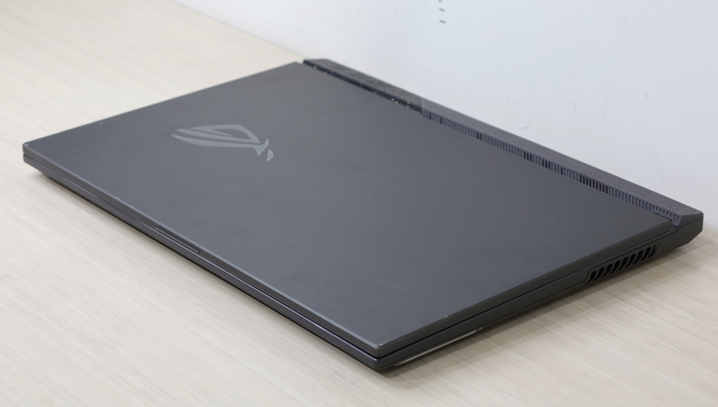 ASUS ROG Laptop- 17" 144Hz Screen, RTX 3050, 3.2GHz Ryzen 7, 16GB Ram, 512GB SSD