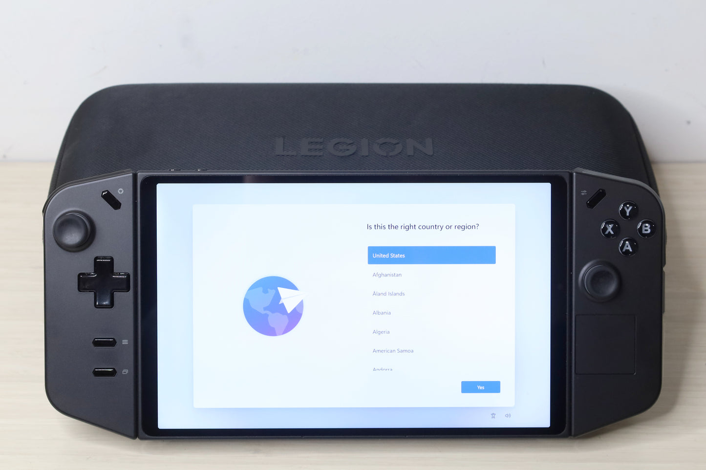 Lenovo Legion Go - 8" Screen, AMD Ryzen Z1 Extreme, 16GB, 1TB SSD