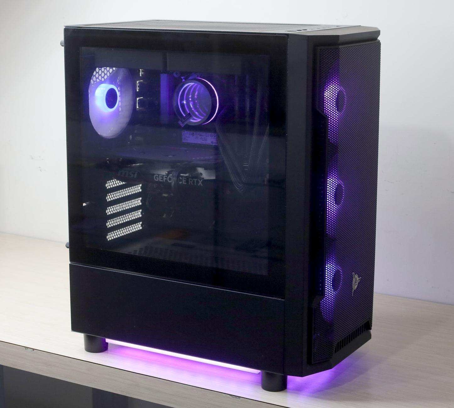 Skytech Gaming PC - 2.1GHz i7 CPU, RTX 4060, 16GB Ram, 1TB SSD