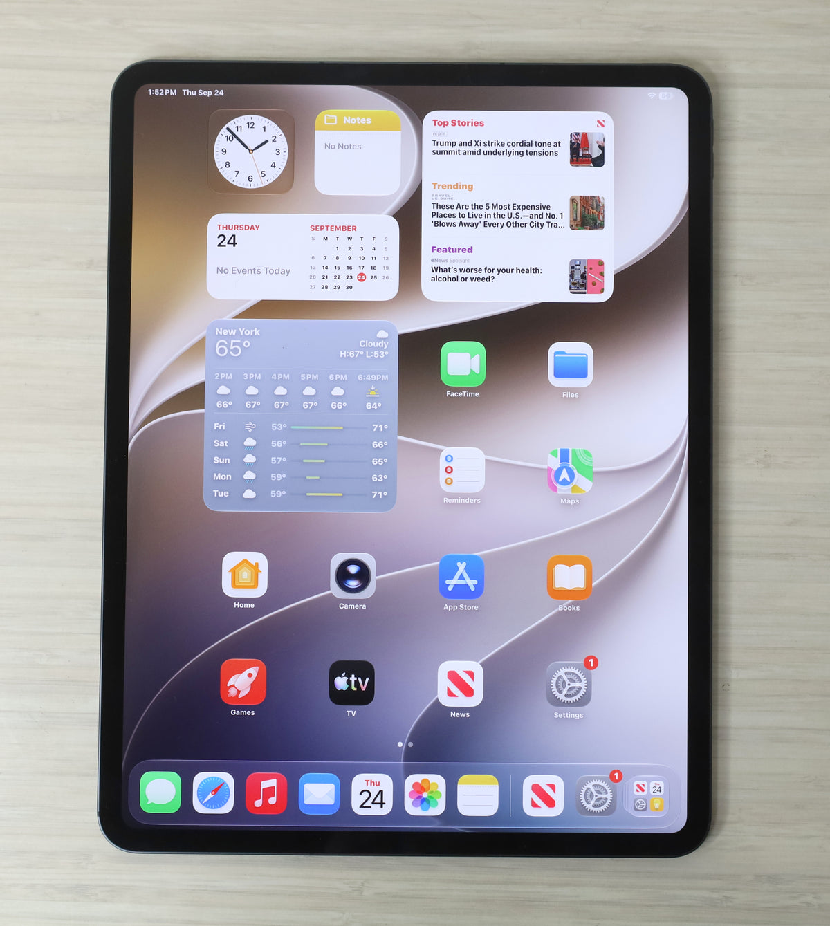 iPad Pro M5 - 13" Display, 256GB Storage, Cellular